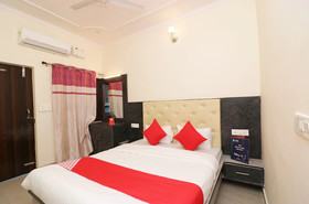 Hotel Raj Palace By OYO Rooms