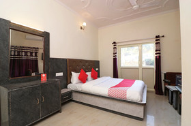 Hotel Raj Palace By OYO Rooms