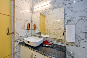 Hotel Shiva Lake