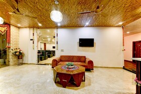 Hotel Shiva Lake