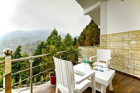 Hotel Shiva Lake