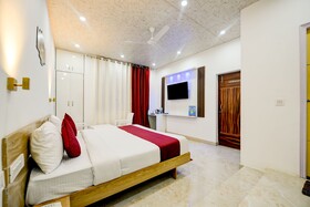 Hotel Shiva Lake