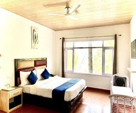Hotel Shiva Lake
