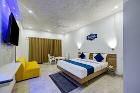 Hotel Shiva Lake