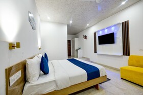 Hotel Shiva Lake