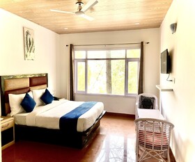 Hotel Shiva Lake