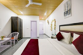 Hotel Shiva Lake