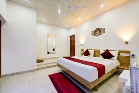 Hotel Shiva Lake