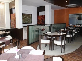 Inderlok Hotel