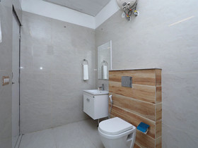 OYO 14945 Hotel Uk 07