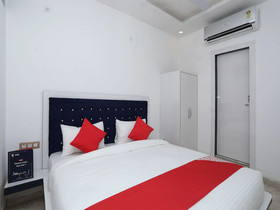 OYO 14945 Hotel Uk 07