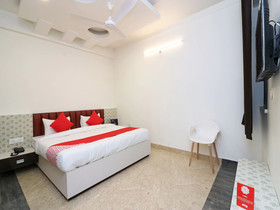 OYO 15432 Flagship Hotel The Nest