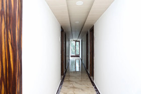 OYO 15566 Hotel Rosewood Inn