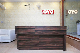 OYO 15566 Hotel Rosewood Inn