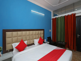 OYO 17085 Bhagat Residency