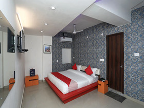 OYO 17085 Bhagat Residency