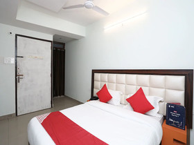 OYO 17085 Bhagat Residency