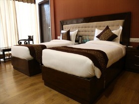 Treebo Elysee, Patel Nagar