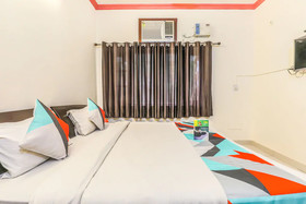 OYO 9963 Hotel Raja Palace by FabExpress