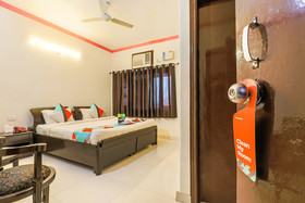 OYO 9963 Hotel Raja Palace by FabExpress