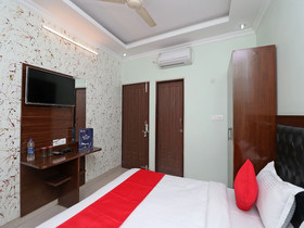 Paras Guest House By OYO Rooms