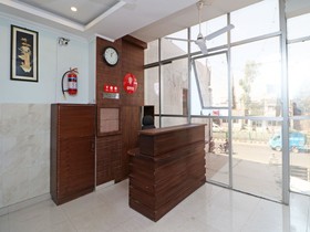 Paras Guest House By OYO Rooms