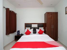 Paras Guest House By OYO Rooms
