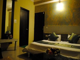 Queens Pearl Inn by Treebo Hotels