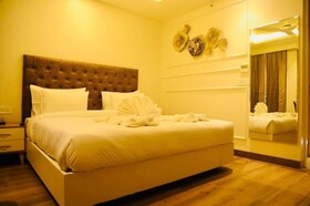 Sapphire Sky Hotel