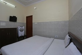Shri Guest House by OYO Rooms
