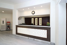 The Central Palm Hotel by OYO Rooms
