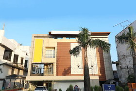 The Central Palm Hotel by OYO Rooms