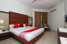 The Central Palm Hotel by OYO Rooms