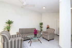 The Central Palm Hotel by OYO Rooms