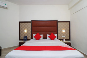 The Central Palm Hotel by OYO Rooms