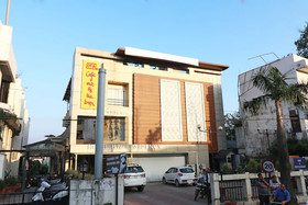 The Central Palm Hotel by OYO Rooms