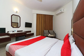The Central Palm Hotel by OYO Rooms