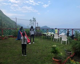 Veenu's Cottage