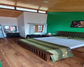 Veenu's Cottage