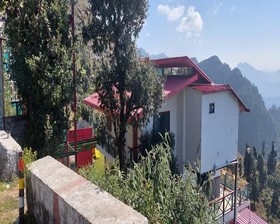 Veenu's Cottage