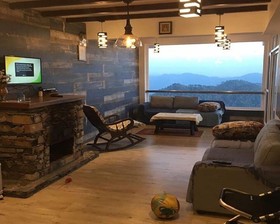 Veenu's Cottage