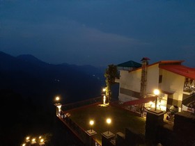 Veenu's Cottage