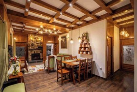 ama Stays & Trails Barefoot Bungalow, Dhanaulti