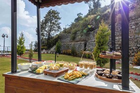 ama Stays & Trails Barefoot Bungalow, Dhanaulti