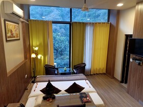 Haut Monde Hill Stream Resort and Spa