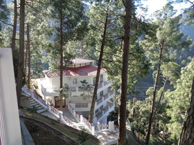 Himalayan Splendour Resort
