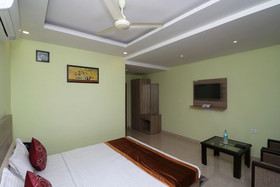 Green Valley By OYO Rooms