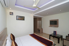 Green Valley By OYO Rooms