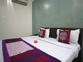 Hotel Ess Kay