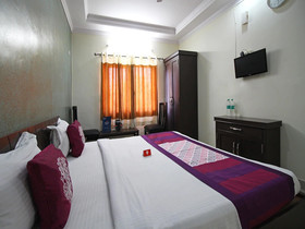 Hotel Ess Kay